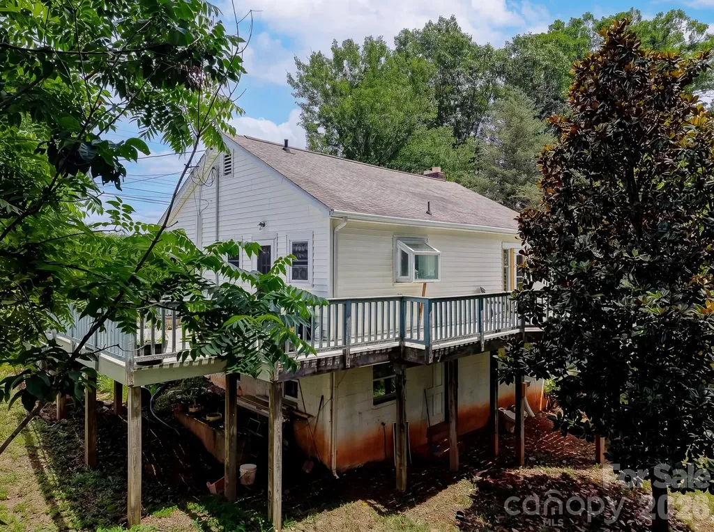 629 Bailey Street Mars Hill NC 28754