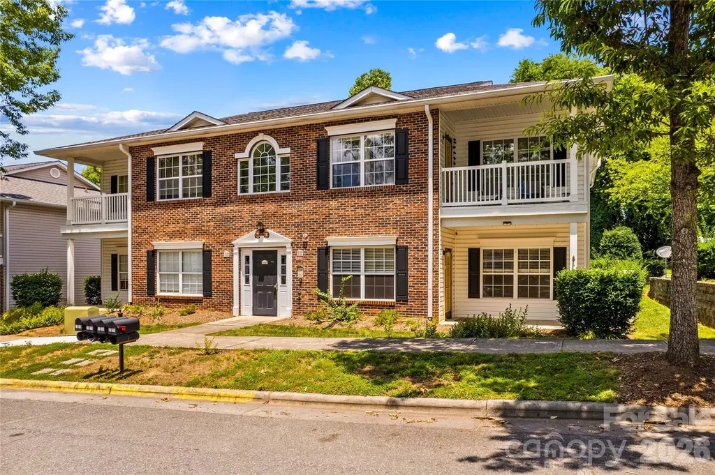 Cornelius NC, 21231 Hickory Street