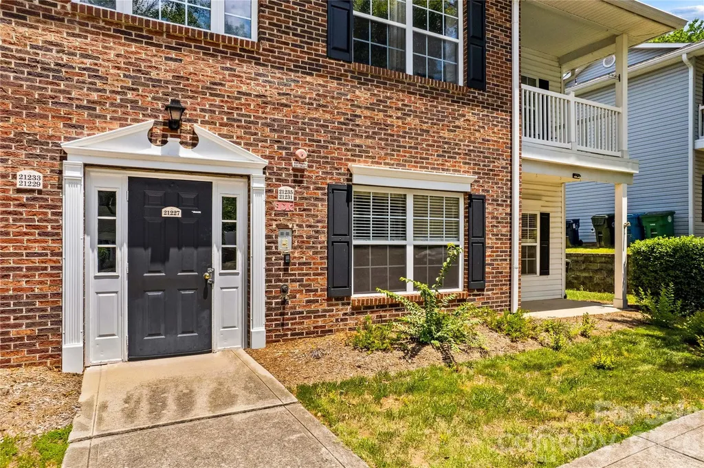 21231 Hickory Street Cornelius NC 28031