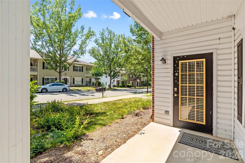 21231 Hickory Street Cornelius NC 28031