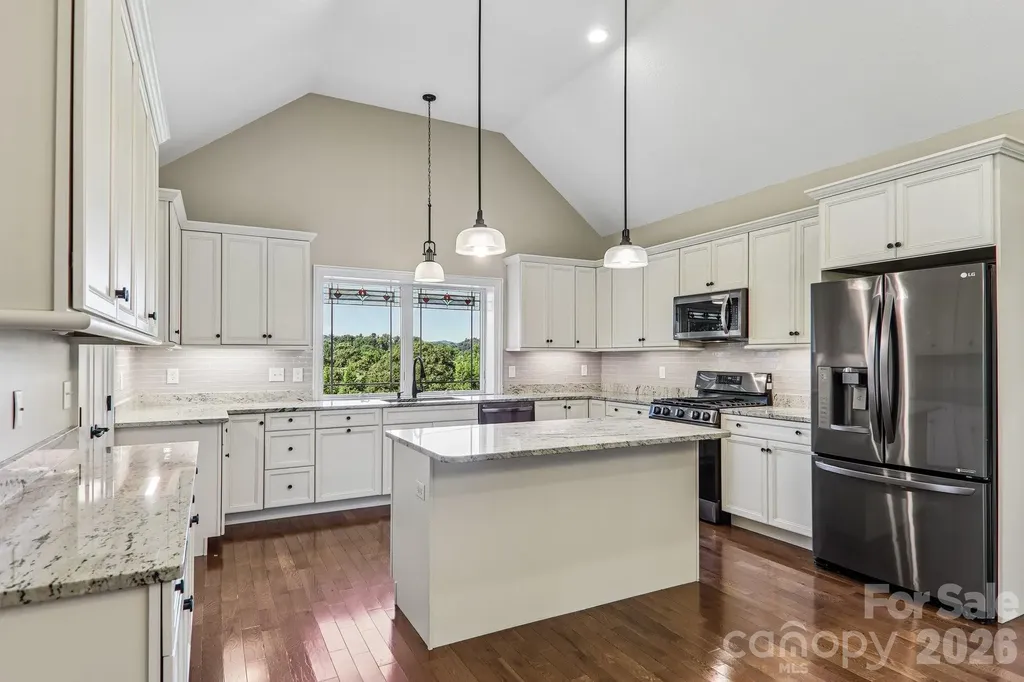 17 Hamilton Woods Lane Etowah NC 28729