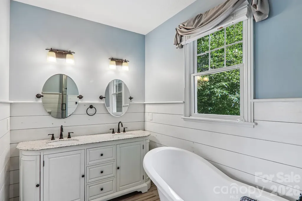 17 Hamilton Woods Lane Etowah NC 28729
