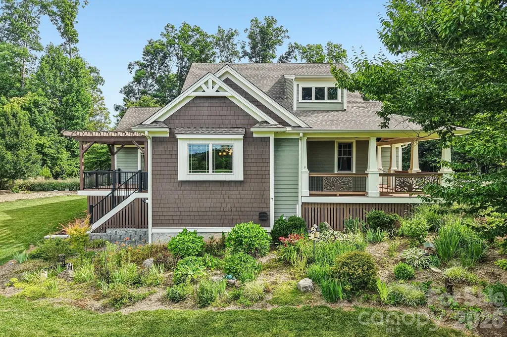 17 Hamilton Woods Lane Etowah NC 28729