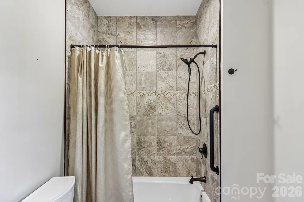 17 Hamilton Woods Lane Etowah NC 28729