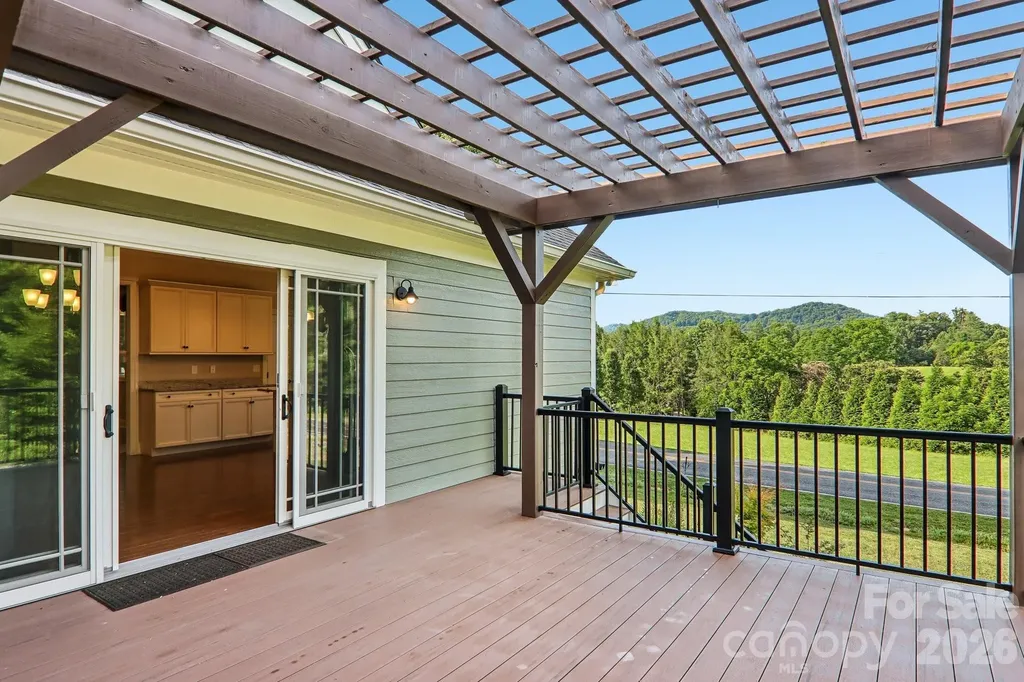 17 Hamilton Woods Lane Etowah NC 28729