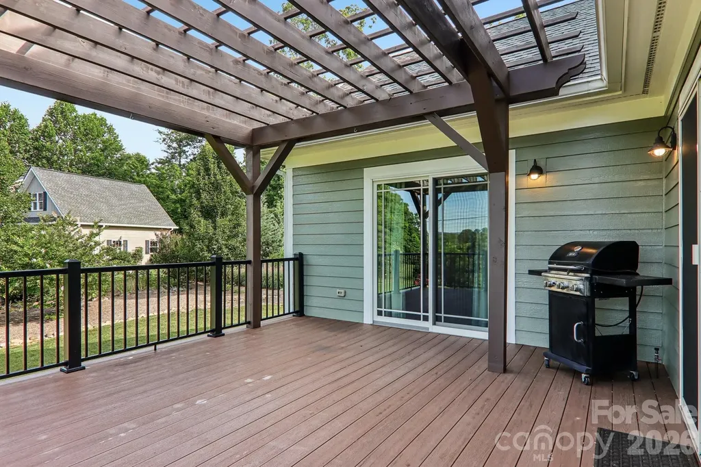 17 Hamilton Woods Lane Etowah NC 28729