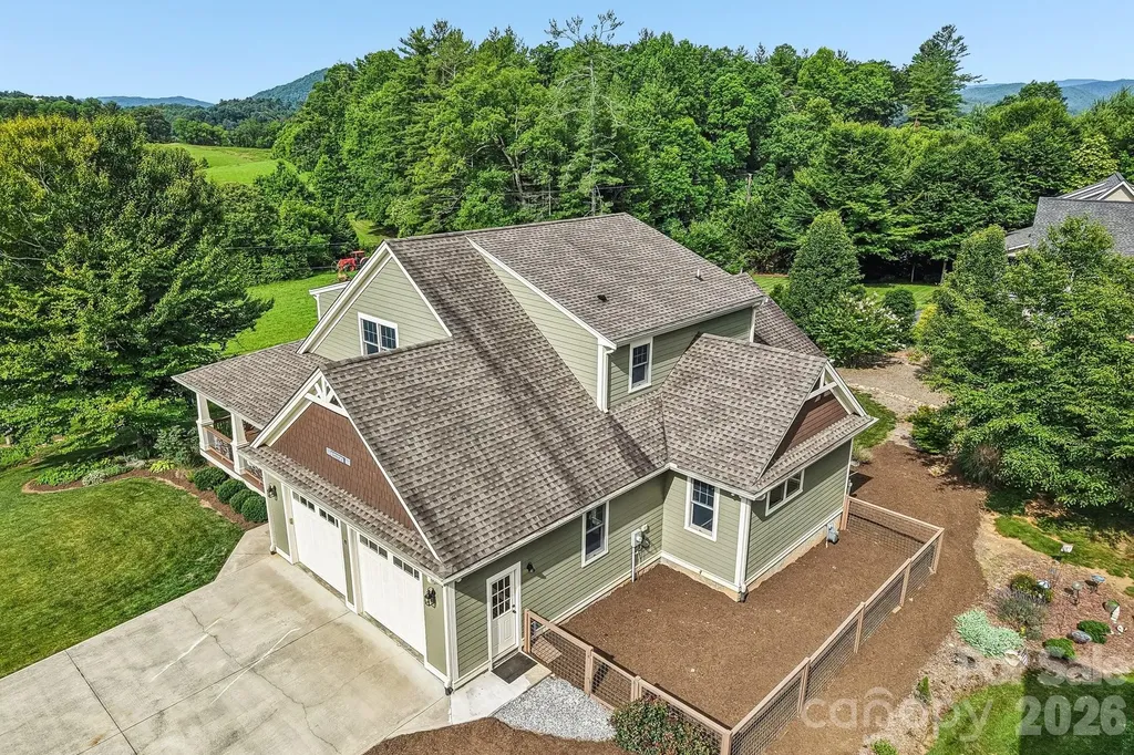 17 Hamilton Woods Lane Etowah NC 28729