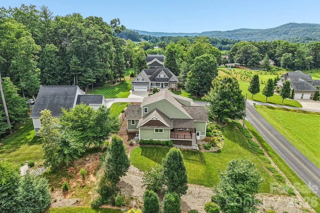 17 Hamilton Woods Lane Etowah NC 28729
