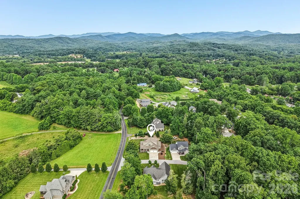 17 Hamilton Woods Lane Etowah NC 28729