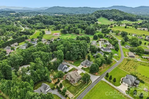 17 Hamilton Woods Lane Etowah NC 28729