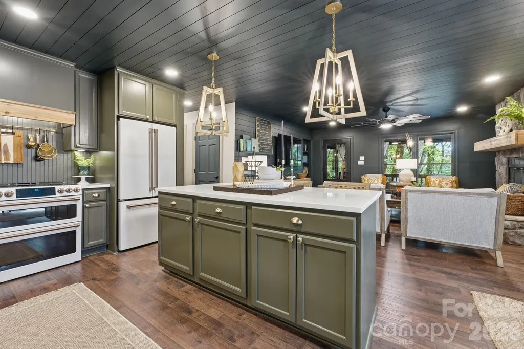 3819 Flat Mountain Road Highlands NC 28741