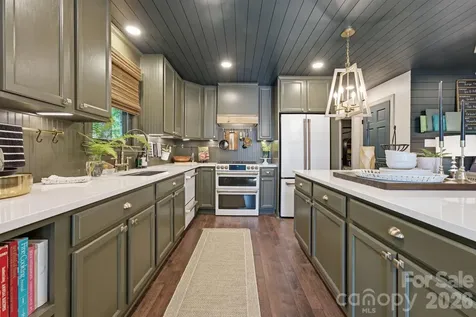 3819 Flat Mountain Road Highlands NC 28741