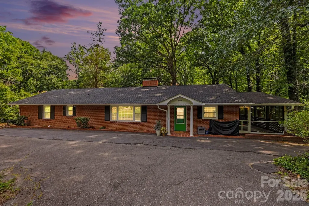 100 Malvern Court Winston Salem NC 27106