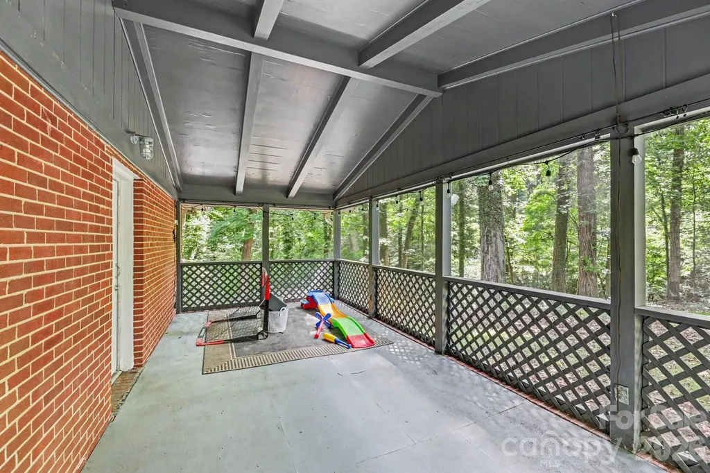 100 Malvern Court Winston Salem NC 27106