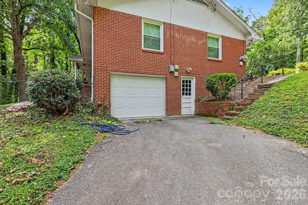 100 Malvern Court Winston Salem NC 27106
