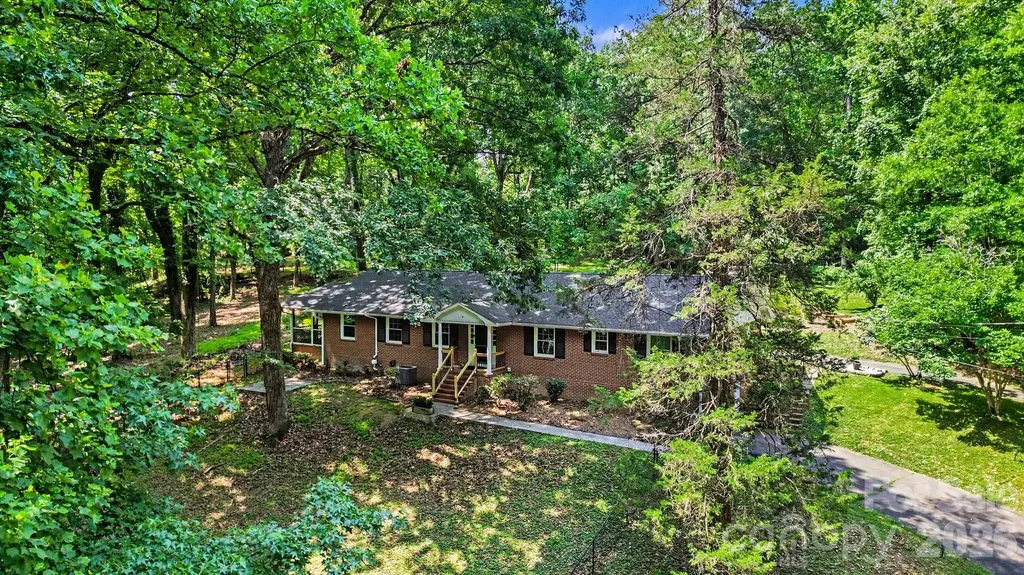 100 Malvern Court Winston Salem NC 27106