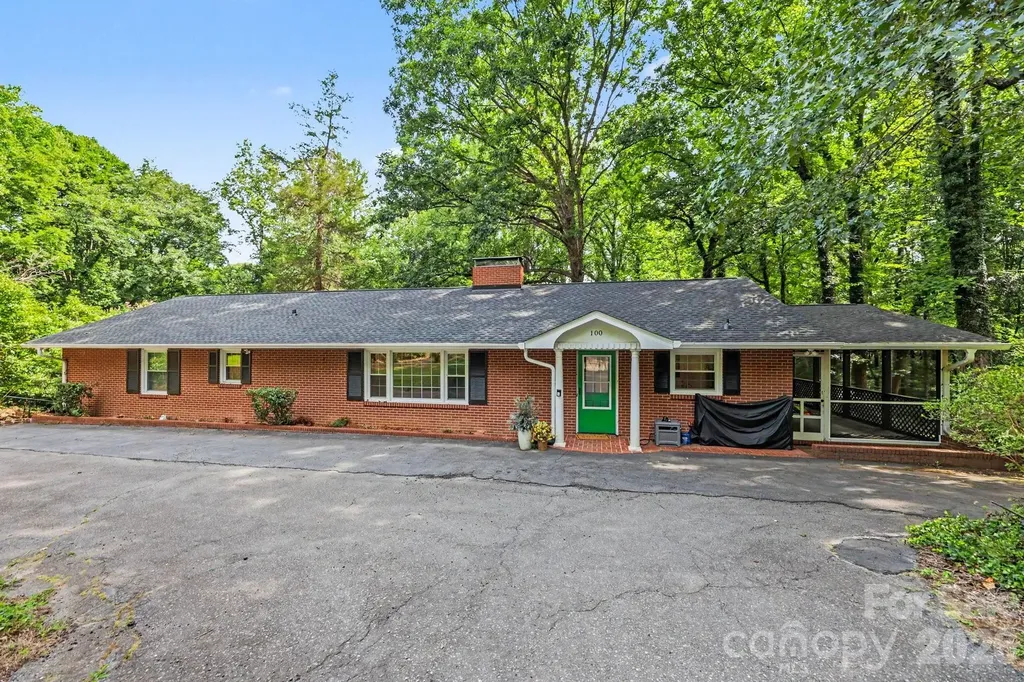 100 Malvern Court Winston Salem NC 27106