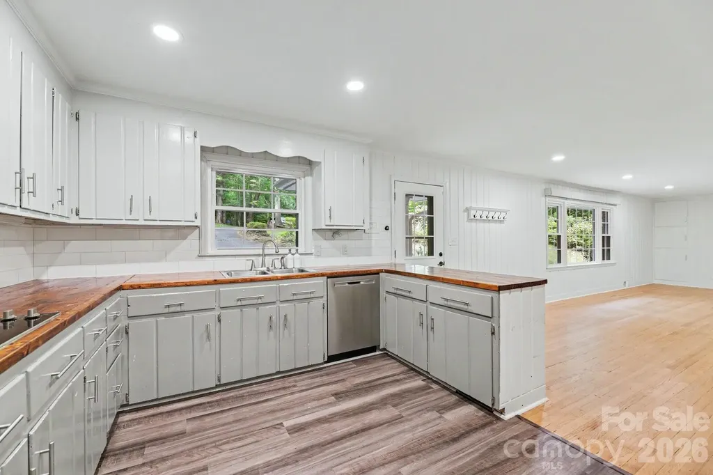 100 Malvern Court Winston Salem NC 27106