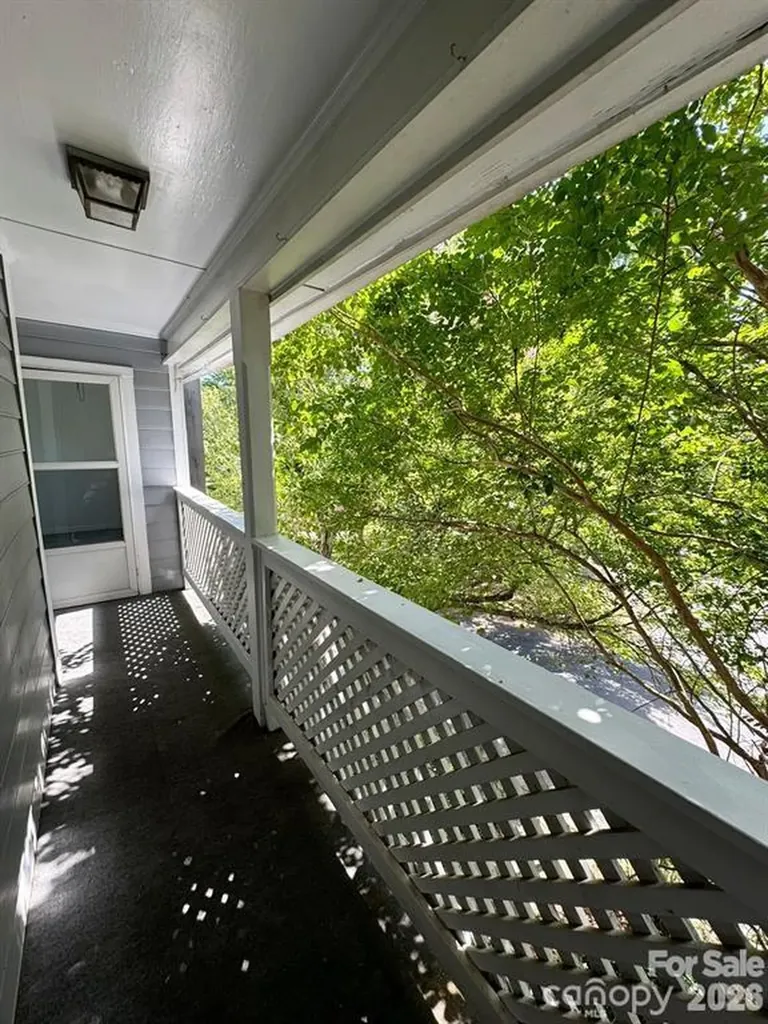 6049 Treetop Court Charlotte NC 28212