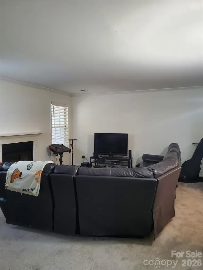 6049 Treetop Court Charlotte NC 28212