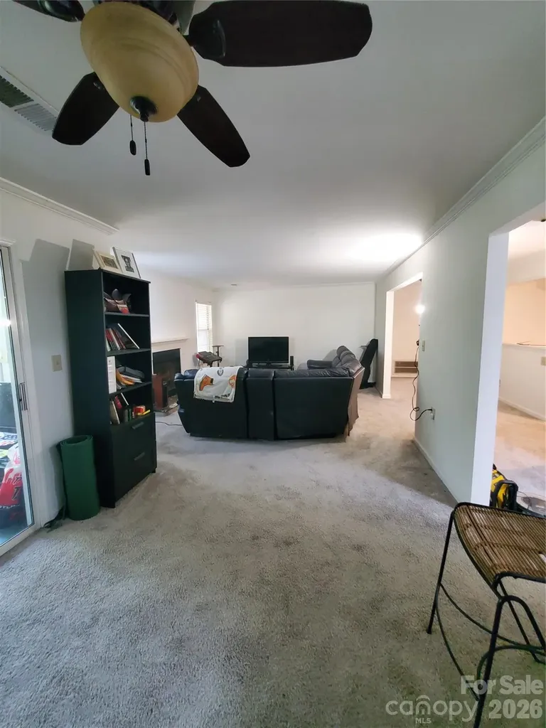 6049 Treetop Court Charlotte NC 28212