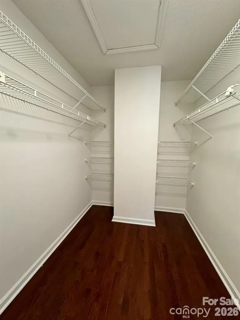 6049 Treetop Court Charlotte NC 28212