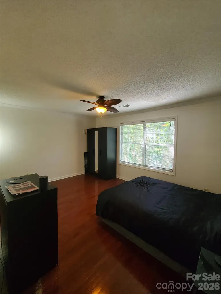 6049 Treetop Court Charlotte NC 28212