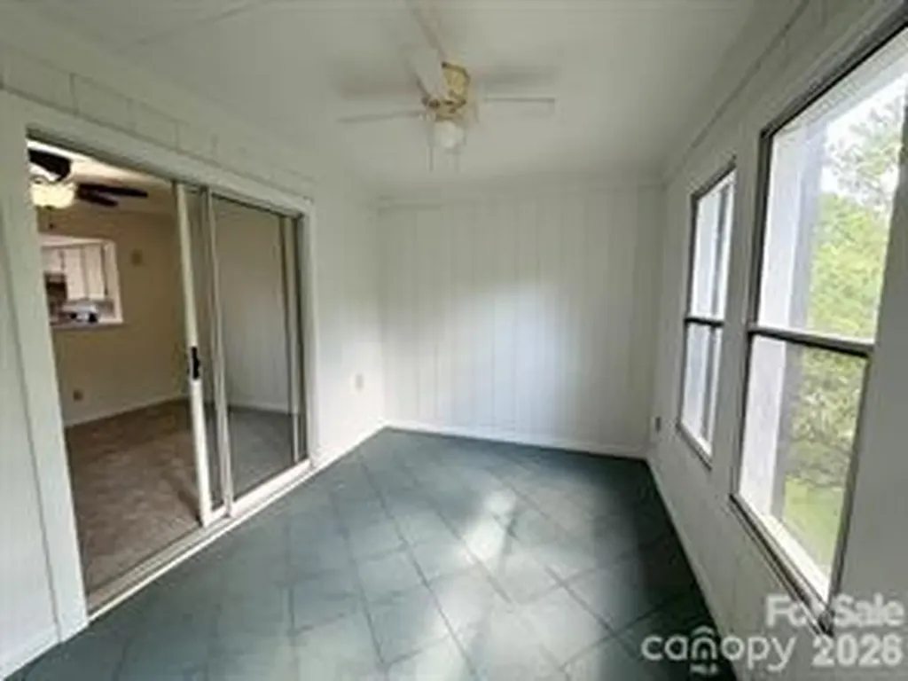 6049 Treetop Court Charlotte NC 28212