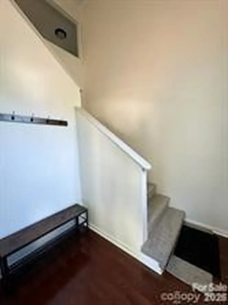 6049 Treetop Court Charlotte NC 28212