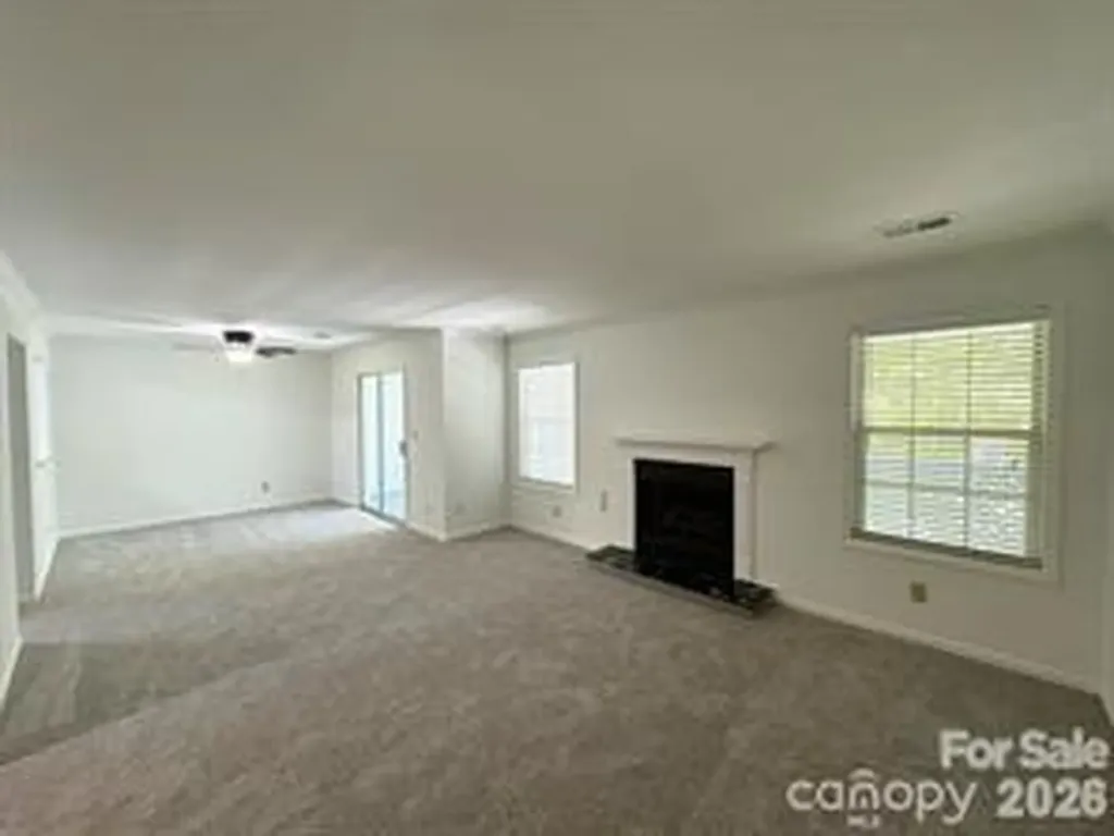6049 Treetop Court Charlotte NC 28212