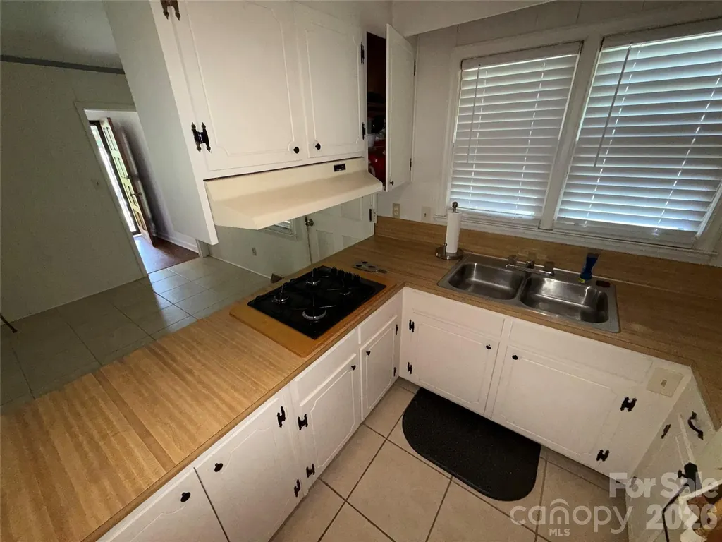 3930 Fircrest Drive Charlotte NC 28217