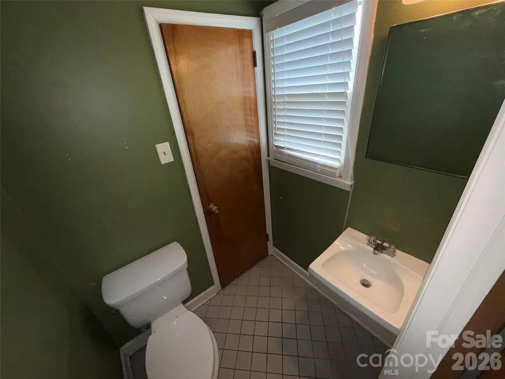 3930 Fircrest Drive Charlotte NC 28217