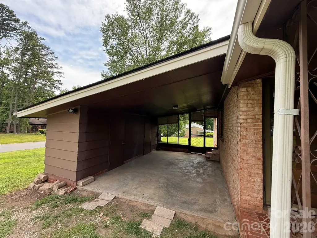 3930 Fircrest Drive Charlotte NC 28217