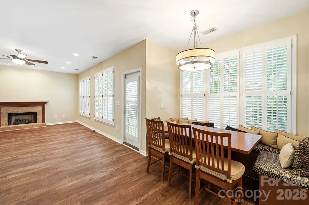 7711 Abbotsinch Court Charlotte NC 28269