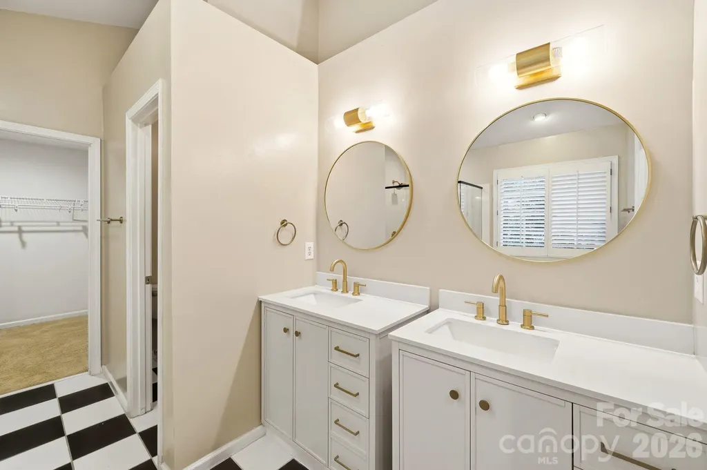 7711 Abbotsinch Court Charlotte NC 28269