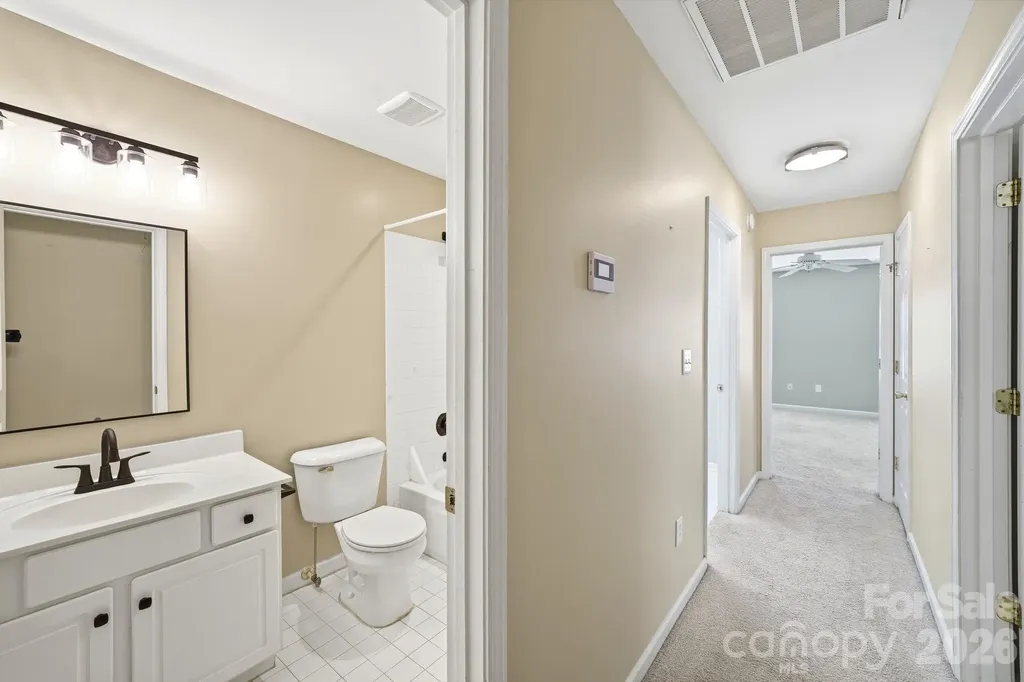 7711 Abbotsinch Court Charlotte NC 28269