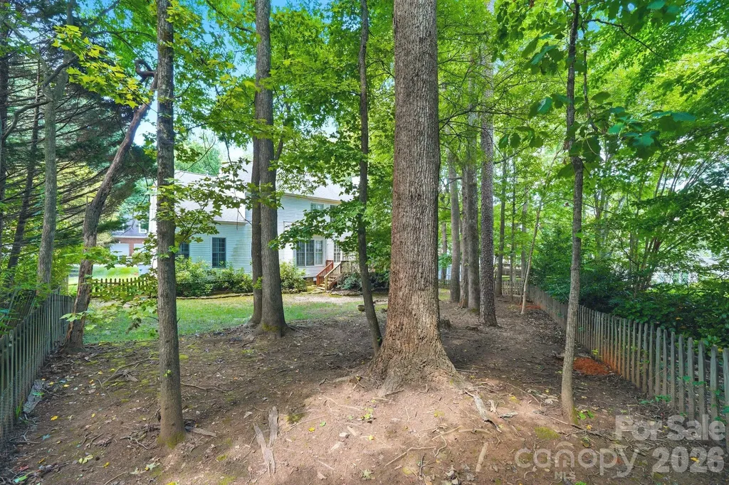 7711 Abbotsinch Court Charlotte NC 28269