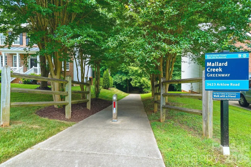 7711 Abbotsinch Court Charlotte NC 28269