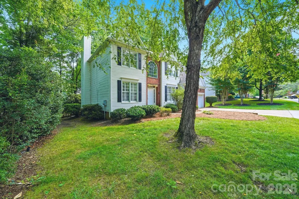 7711 Abbotsinch Court Charlotte NC 28269