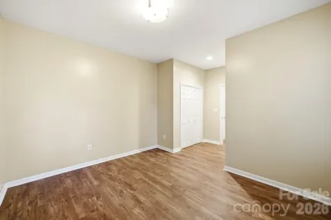7711 Abbotsinch Court Charlotte NC 28269