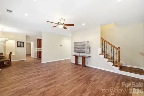 7711 Abbotsinch Court Charlotte NC 28269