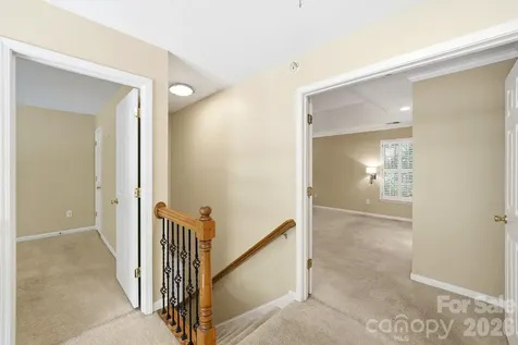 7711 Abbotsinch Court Charlotte NC 28269