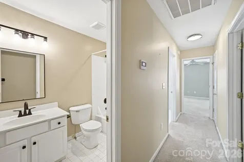 7711 Abbotsinch Court Charlotte NC 28269
