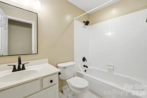 7711 Abbotsinch Court Charlotte NC 28269