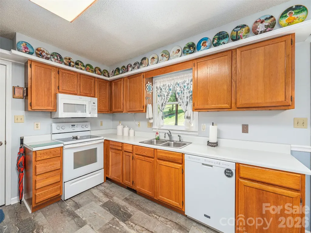 219 Hookers Gap Road Candler NC 28715