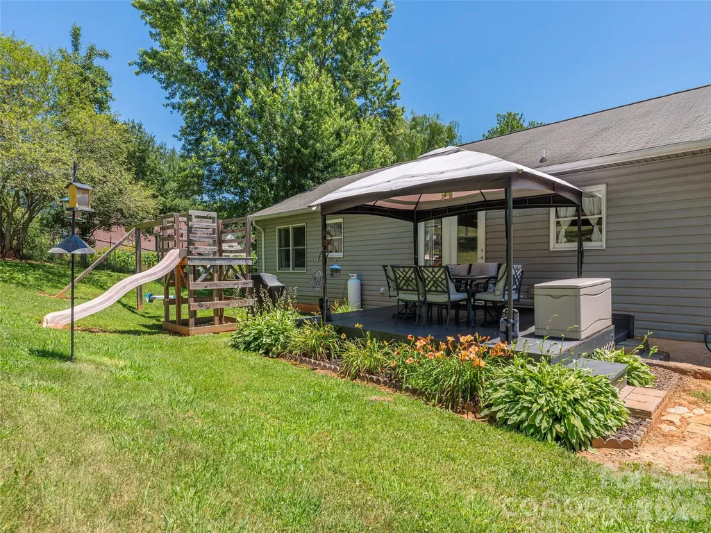 219 Hookers Gap Road Candler NC 28715