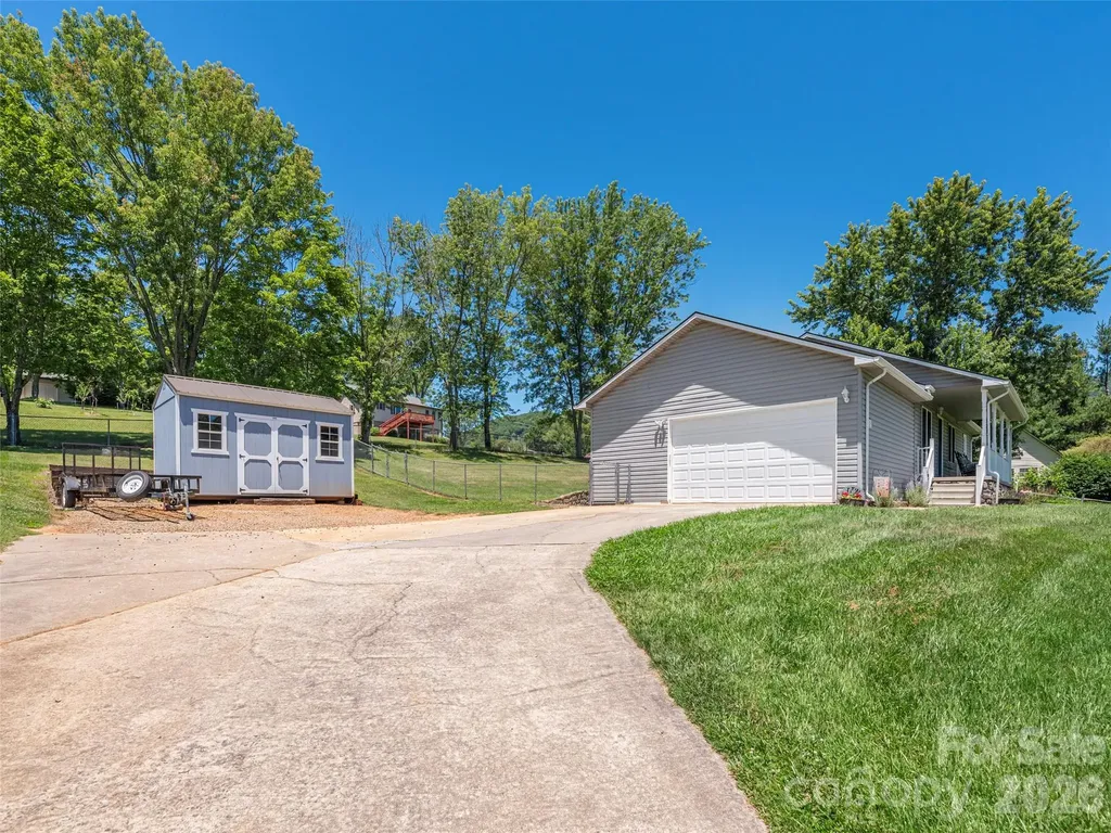 219 Hookers Gap Road Candler NC 28715