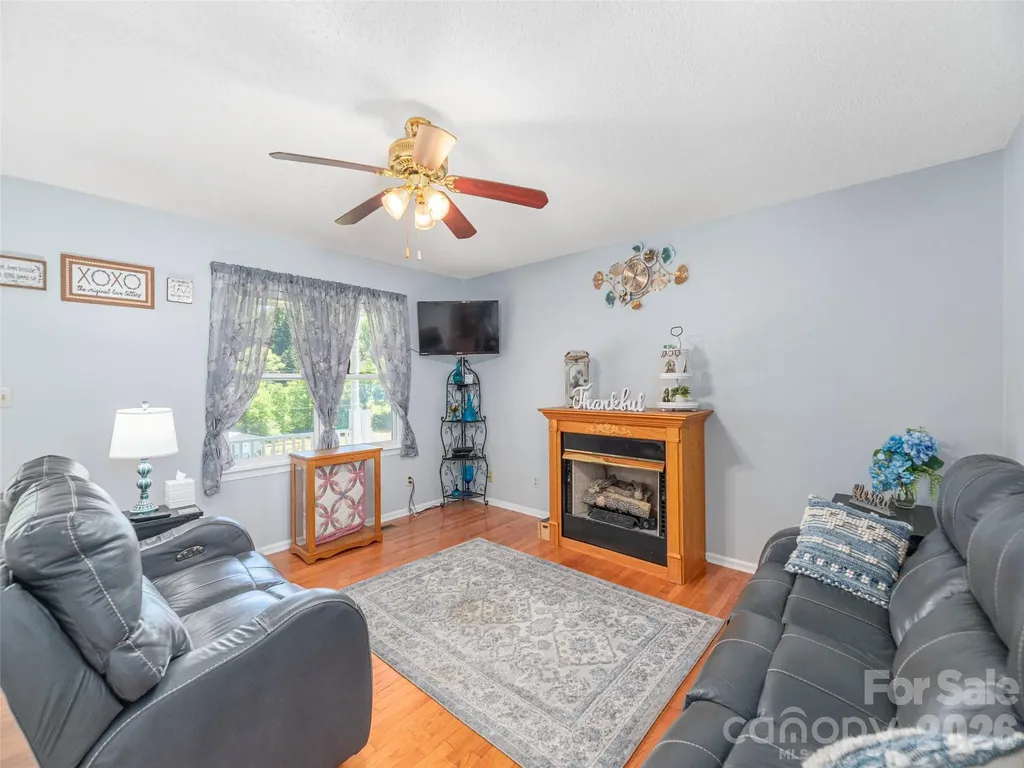 219 Hookers Gap Road Candler NC 28715