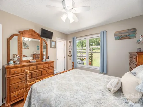 219 Hookers Gap Road Candler NC 28715