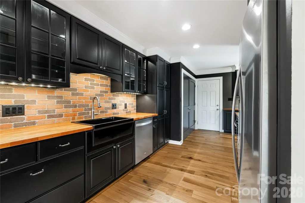 21 Village Drive Asheville NC 28803